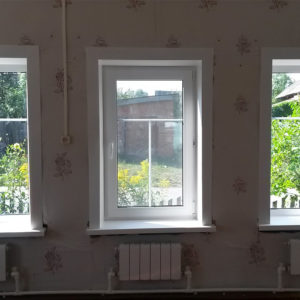 окно из белого профиля ПВХ в частном доме